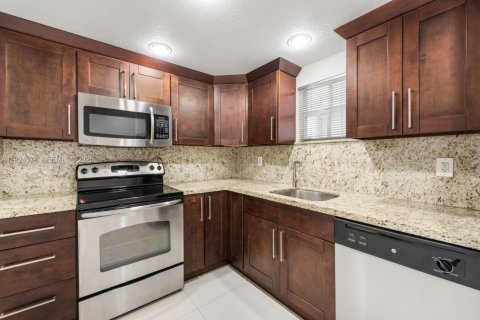 Appartement à louer à Miami, Floride: 1 chambre, 74.32 m2 № 1982937 - photo 4