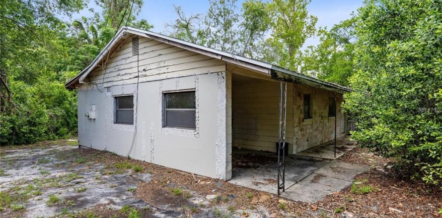 Commercial property in Longwood, Florida 89.19 sq.m. № 2228064