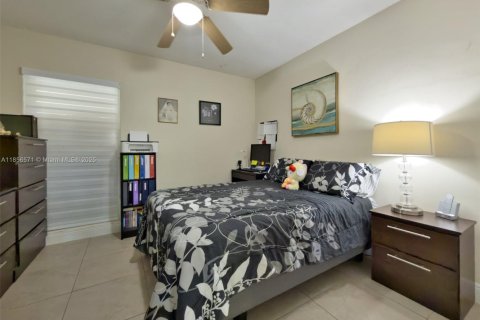 Villa ou maison à vendre à Miami, Floride: 3 chambres, 118.54 m2 № 1889947 - photo 10