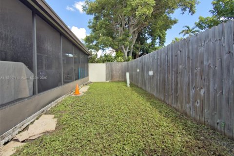Villa ou maison à vendre à Miami, Floride: 3 chambres, 118.54 m2 № 1889947 - photo 21
