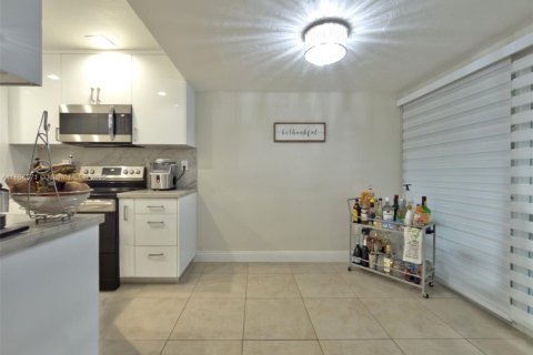 Villa ou maison à vendre à Miami, Floride: 3 chambres, 118.54 m2 № 1889947 - photo 4