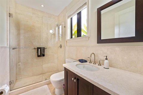 Casa en alquiler en Coral Gables, Florida, 6 dormitorios, 395.21 m2 № 2026337 - foto 16