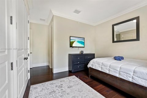 Casa en alquiler en Coral Gables, Florida, 6 dormitorios, 395.21 m2 № 2026337 - foto 23