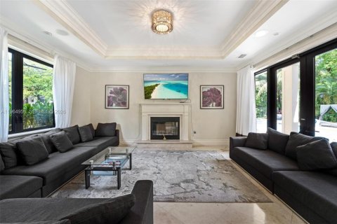 Casa en alquiler en Coral Gables, Florida, 6 dormitorios, 395.21 m2 № 2026337 - foto 2