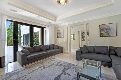 Casa en alquiler en Coral Gables, Florida, 6 dormitorios, 395.21 m2 № 2026337 - foto 7