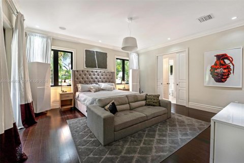 Casa en alquiler en Coral Gables, Florida, 6 dormitorios, 395.21 m2 № 2026337 - foto 25