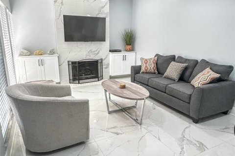 Condo in Madeira Beach, Florida, 2 bedrooms  № 1883906 - photo 6