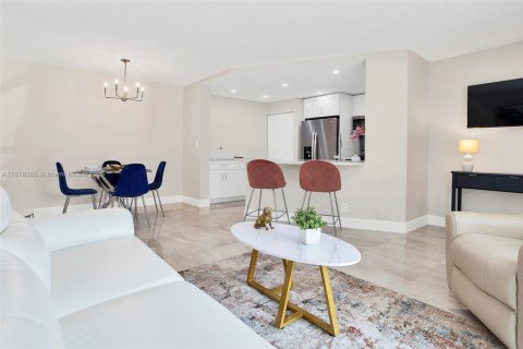 Condo in Delray Beach, Florida, 2 bedrooms  № 1942161 - photo 16