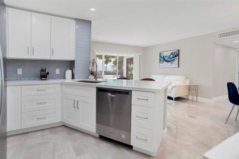 Condo in Delray Beach, Florida, 2 bedrooms  № 1942161 - photo 2