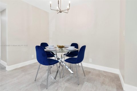 Condo in Delray Beach, Florida, 2 bedrooms  № 1942161 - photo 12