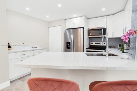 Condo in Delray Beach, Florida, 2 bedrooms  № 1942161 - photo 5
