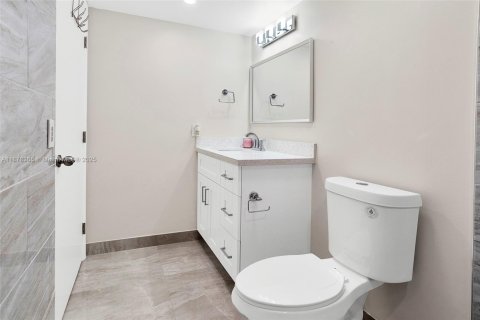 Condo in Delray Beach, Florida, 2 bedrooms  № 1942161 - photo 25