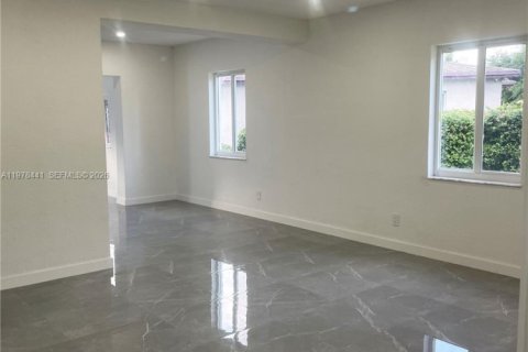 Villa ou maison à louer à Miami, Floride: 2 chambres, 128.48 m2 № 2044710 - photo 18