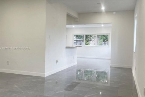 Villa ou maison à louer à Miami, Floride: 2 chambres, 128.48 m2 № 2044710 - photo 9