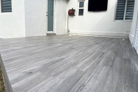 Villa ou maison à louer à Miami, Floride: 2 chambres, 128.48 m2 № 2044710 - photo 19