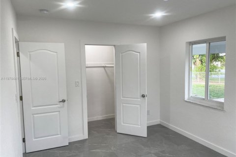 Villa ou maison à louer à Miami, Floride: 2 chambres, 128.48 m2 № 2044710 - photo 12