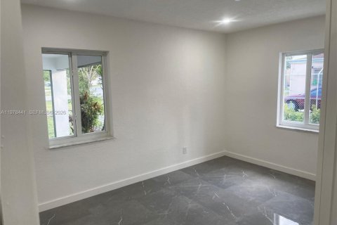 Villa ou maison à louer à Miami, Floride: 2 chambres, 128.48 m2 № 2044710 - photo 11