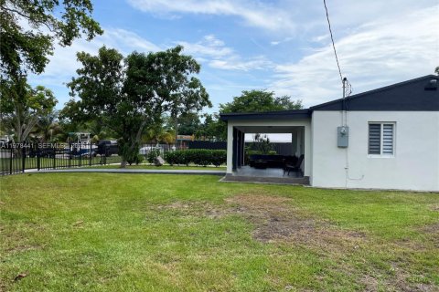 Villa ou maison à louer à Miami, Floride: 2 chambres, 128.48 m2 № 2044710 - photo 28