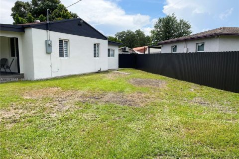 Villa ou maison à louer à Miami, Floride: 2 chambres, 128.48 m2 № 2044710 - photo 26