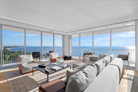 Condo in Key Biscayne, Florida, 3 bedrooms № 2339915 - photo 2