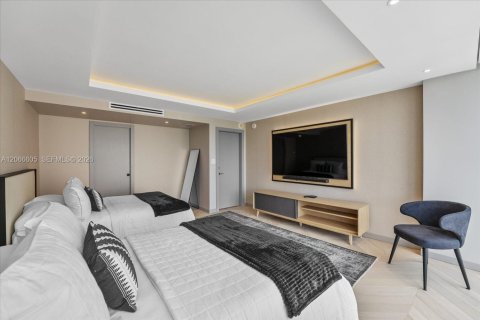 Condo in Key Biscayne, Florida, 3 bedrooms № 2339915 - photo 25