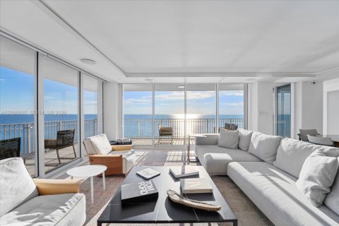 Condo à Key Biscayne, Floride, 3 chambres  № 2339915