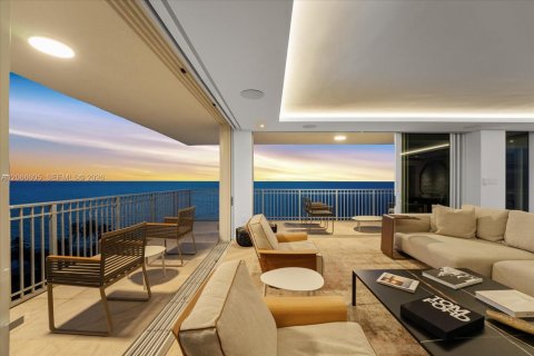 Condo in Key Biscayne, Florida, 3 bedrooms № 2339915 - photo 11