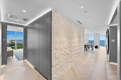 Condo in Key Biscayne, Florida, 3 bedrooms № 2339915 - photo 16