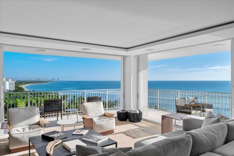Condo in Key Biscayne, Florida, 3 bedrooms № 2339915 - photo 3