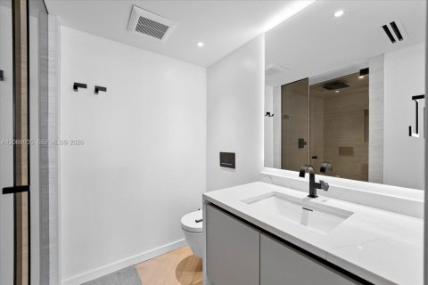 Condo in Key Biscayne, Florida, 3 bedrooms № 2339915 - photo 30