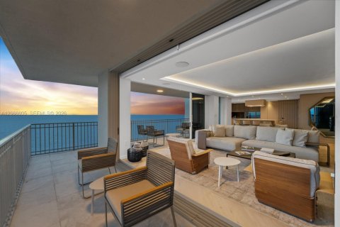 Condo in Key Biscayne, Florida, 3 bedrooms № 2339915 - photo 13