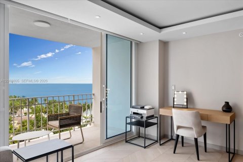 Condo in Key Biscayne, Florida, 3 bedrooms № 2339915 - photo 19