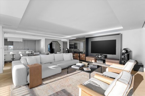 Condo in Key Biscayne, Florida, 3 bedrooms № 2339915 - photo 5
