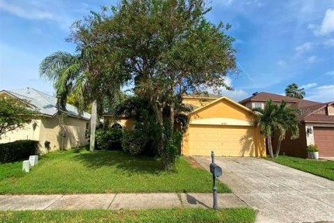 Villa ou maison à louer à New Port Richey, Floride: 3 chambres, 218.32 m2 № 2434877 - photo 2