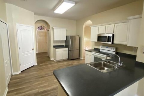 Villa ou maison à louer à New Port Richey, Floride: 3 chambres, 218.32 m2 № 2434877 - photo 3