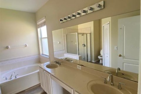 Villa ou maison à louer à New Port Richey, Floride: 3 chambres, 218.32 m2 № 2434877 - photo 9