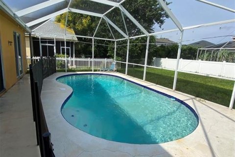 Villa ou maison à louer à New Port Richey, Floride: 3 chambres, 218.32 m2 № 2434877 - photo 17