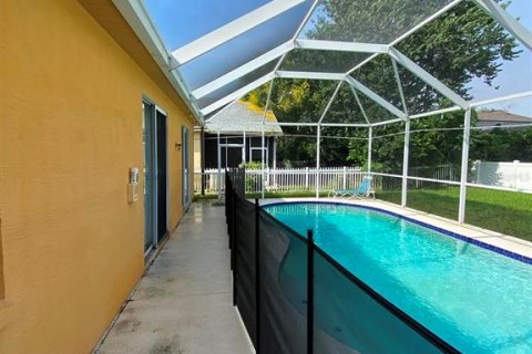 Villa ou maison à louer à New Port Richey, Floride: 3 chambres, 218.32 m2 № 2434877 - photo 19