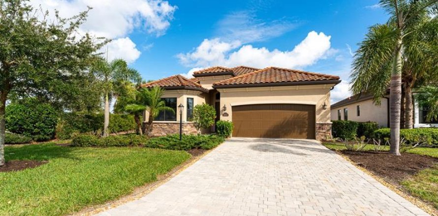 Casa en LAKEWOOD NATIONAL en Bradenton, Florida 3 dormitorios, 259.1 m2 № 915273