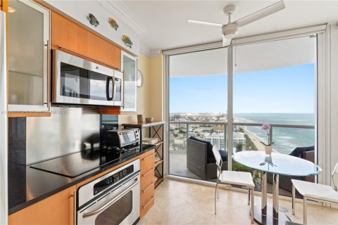 Снять в аренду кондоминиум в Майами-Бич, Флорида 1 спальня, 106.93м2, № 1950772 - фото 16