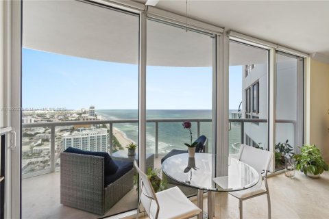 Снять в аренду кондоминиум в Майами-Бич, Флорида 1 спальня, 106.93м2, № 1950772 - фото 4