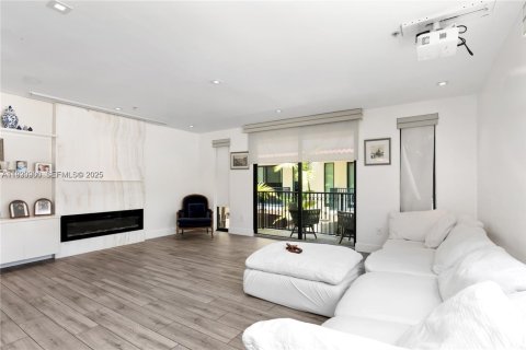 Снять в аренду кондоминиум в Бей-Харбор-Айлендс, Флорида 5 спален, 243.78м2, № 1989561 - фото 4