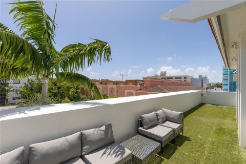 Снять в аренду кондоминиум в Бей-Харбор-Айлендс, Флорида 5 спален, 243.78м2, № 1989561 - фото 27