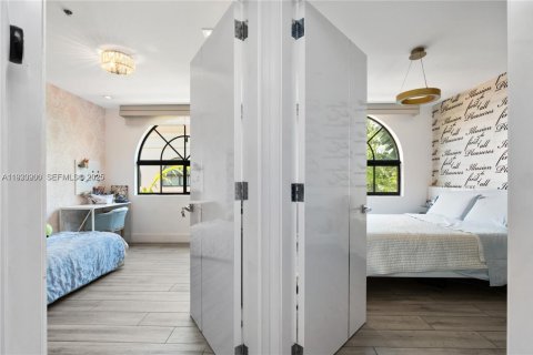 Снять в аренду кондоминиум в Бей-Харбор-Айлендс, Флорида 5 спален, 243.78м2, № 1989561 - фото 10