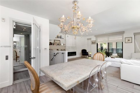 Снять в аренду кондоминиум в Бей-Харбор-Айлендс, Флорида 5 спален, 243.78м2, № 1989561 - фото 7