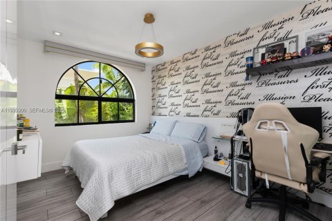 Снять в аренду кондоминиум в Бей-Харбор-Айлендс, Флорида 5 спален, 243.78м2, № 1989561 - фото 13