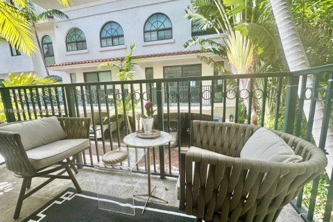 Снять в аренду кондоминиум в Бей-Харбор-Айлендс, Флорида 5 спален, 243.78м2, № 1989561 - фото 30