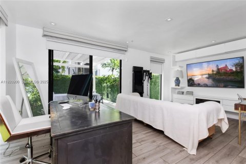 Снять в аренду кондоминиум в Бей-Харбор-Айлендс, Флорида 5 спален, 243.78м2, № 1989561 - фото 23