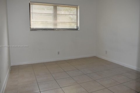 Купить кондоминиум в Корал-Спрингс, Флорида 2 спальни, 92.9м2, № 2013339 - фото 14