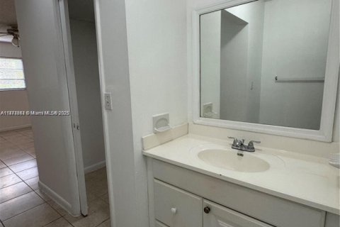 Купить кондоминиум в Корал-Спрингс, Флорида 2 спальни, 92.9м2, № 2013339 - фото 18